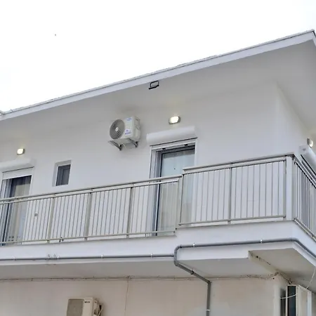 Exquisite 4-Bedroom Prestige Apartment Rhodes City Exterior photo