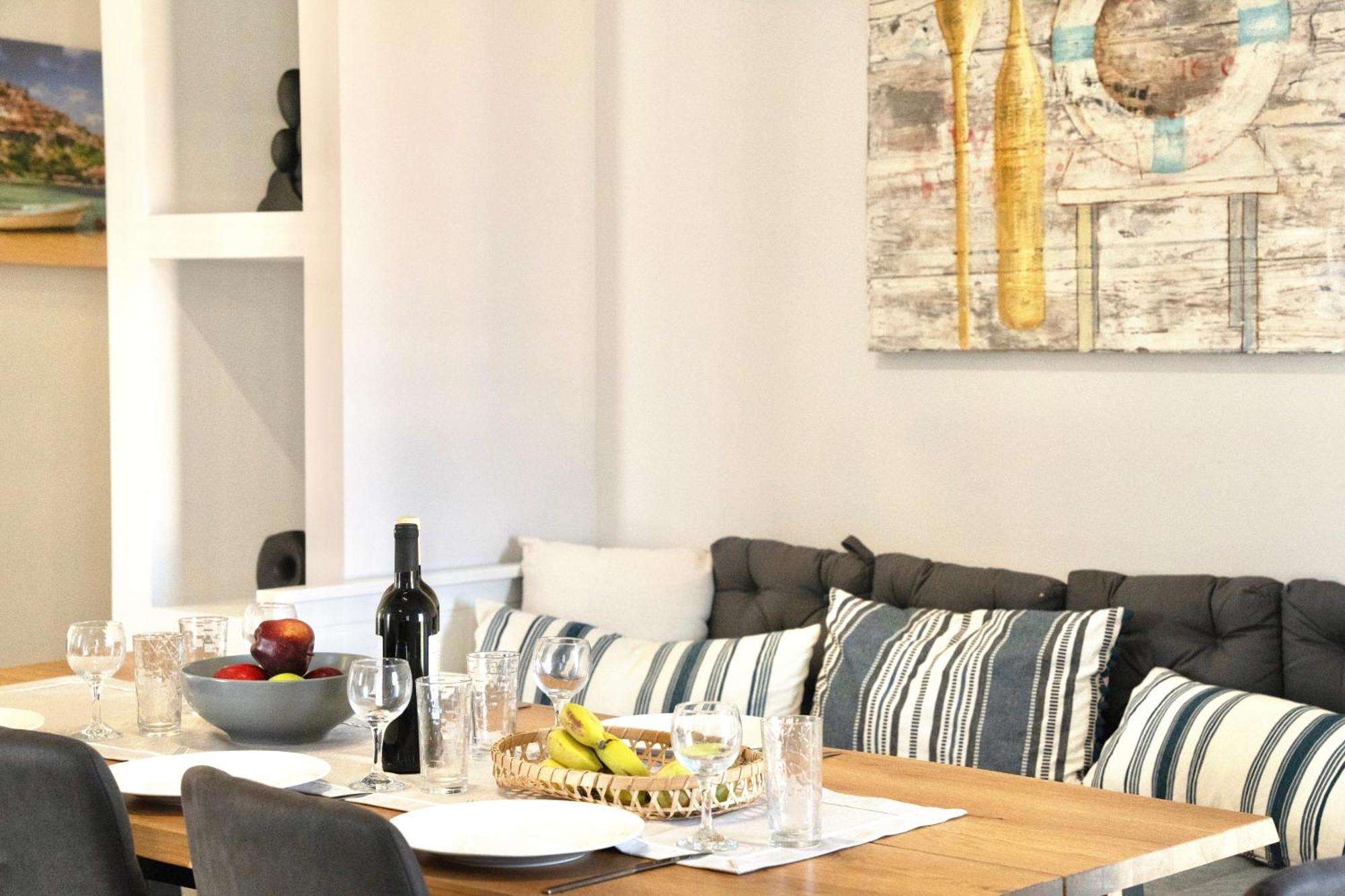 Exquisite 4-bedroom Prestige * Rhodes City