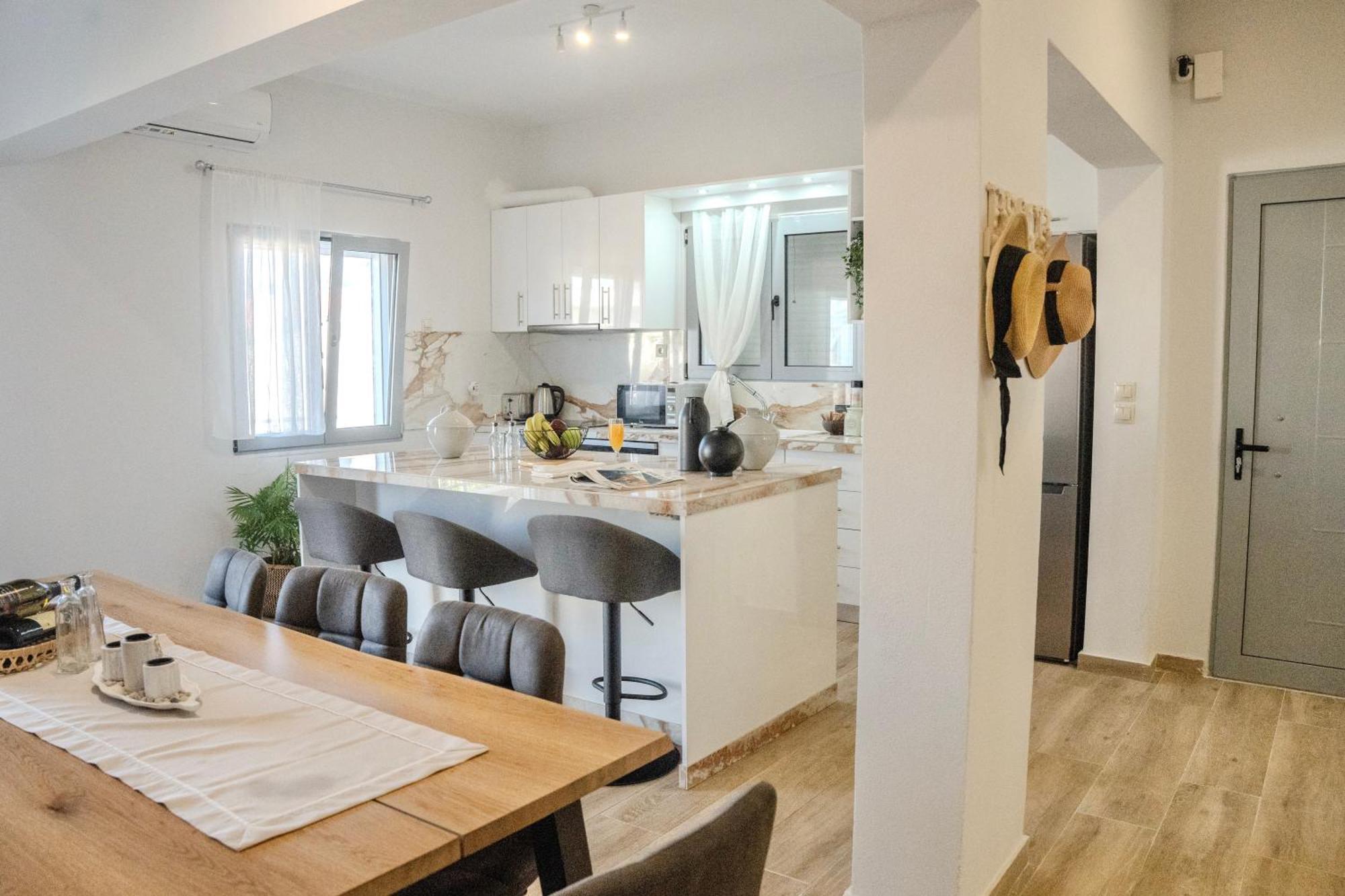 Apartment Exquisite 4-bedroom Prestige Rhodes City