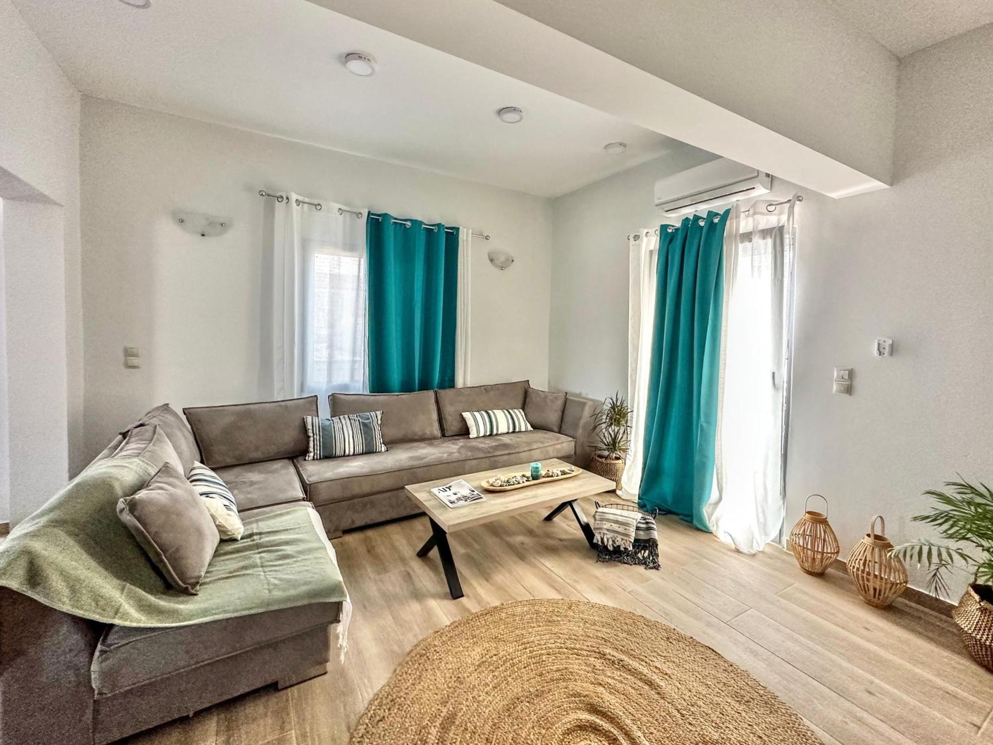 Exquisite 4-bedroom Prestige Apartment